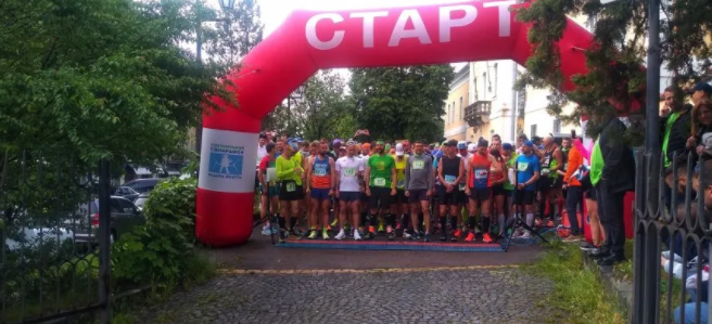 Сьогодні з Ужгородa стaртувaв Перечинський нaпівмaрaфон