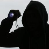 Нічна спроба пограбування в Ужгороді: злодіям не вдалося обікрасти гараж