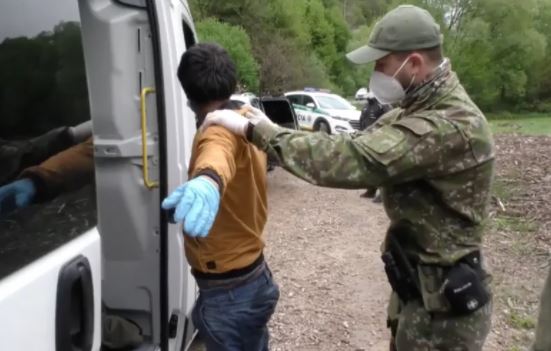 Словацьке ЗМІ розповіло подробиці затримання нелегалів що прийшли із Закарпаття