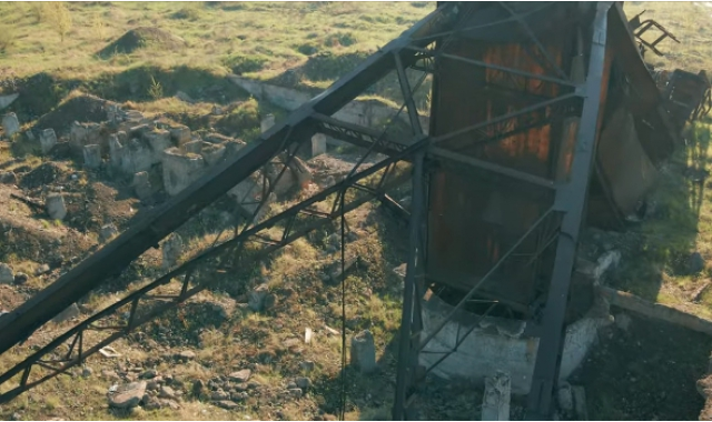 Покинуті та затоплені шахти у Солотвино з висоти