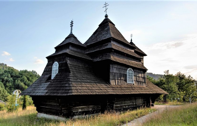 3D-тури дерев’яними церквами Закарпаття
