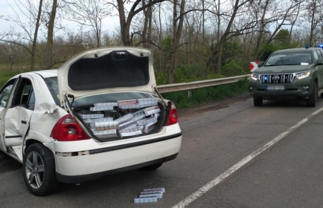 П’яний контрабандист намагався втекти від поліції та митників
