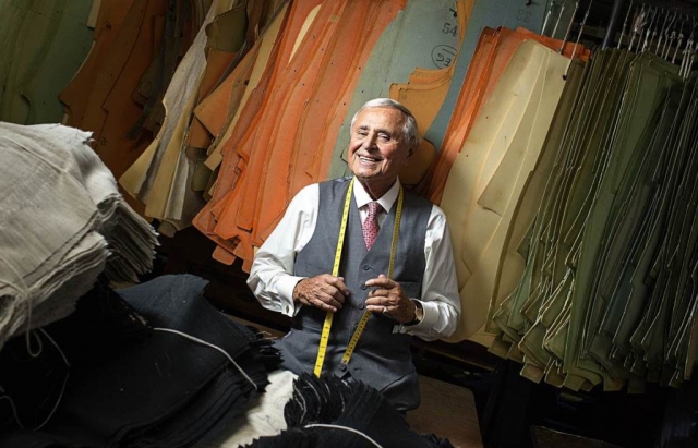 Він одягає зірок Голлівуду та Президентів США: історія успіху дизайнера із Закарпаття