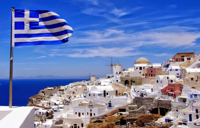 Греція відкриває кордони для туристів, але не для українців