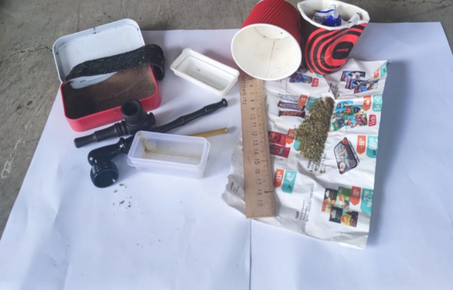 На Закарпатському кордоні у водія автомобіля марки «Renault» вилучили наркотичну речовину