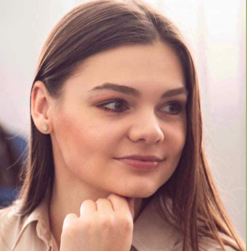 Сьогодні свій День народження відзначає секретар Мукачівської міськради та член політпартії "ОП-ЗЖ" - Яна Чубирко