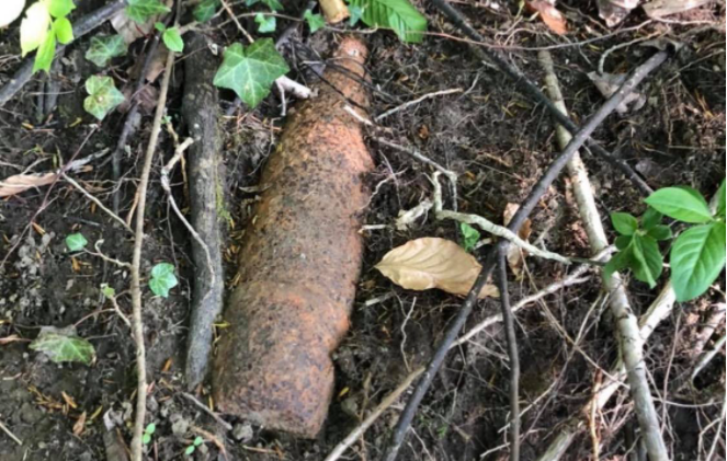 Біля річки Уж чоловік знайшов небезпечні боєприпаси