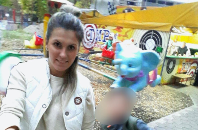 Ужгородка, яка вкрала скриньку з пожертвами повернула крадені гроші та вибачилася перед сім’єю