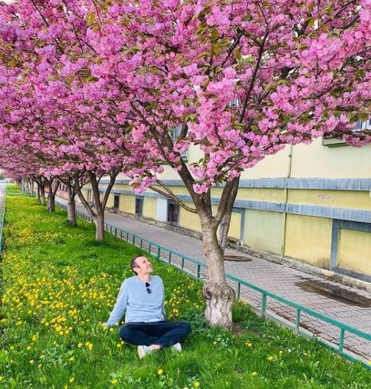 Сакуровий бум: до зацвіченого Мукачева приїхав лідер гурту “Океан Ельзи” Святослав Вакарчук