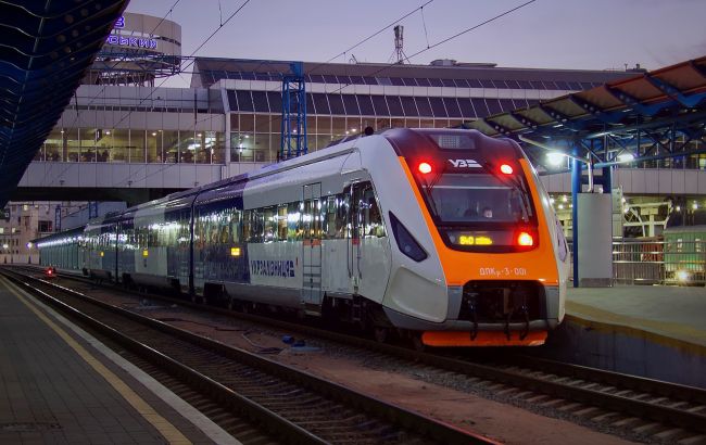 Укрзалізниця запускає “Прикарпатський експрес”: потяг з’єднає одразу три туристичні регіони