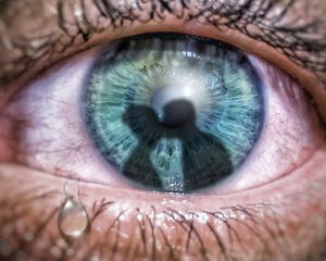 Чому люди ревнують – основні причини