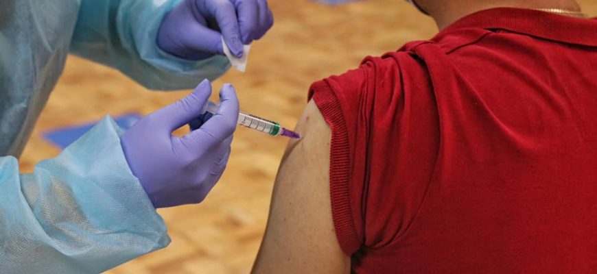 За дві години вакциновано 150 осіб: як в Ужгороді проходить другий день роботи Центру вакцинації