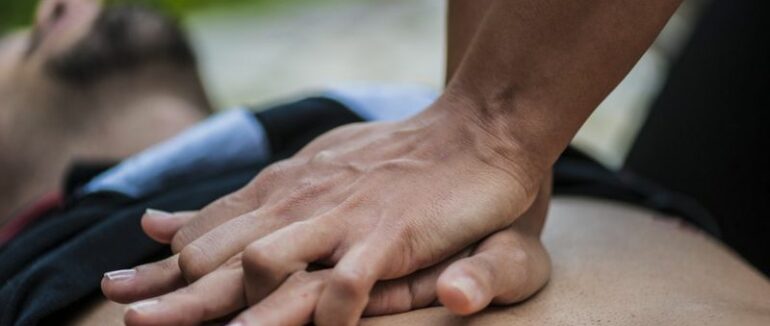 Що може спричинити раптову зупинку серця: досвід футболіста Крістіана Еріксена