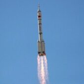 Створення нової космічної бази: Китай починає відправляти на станцію астронавтів