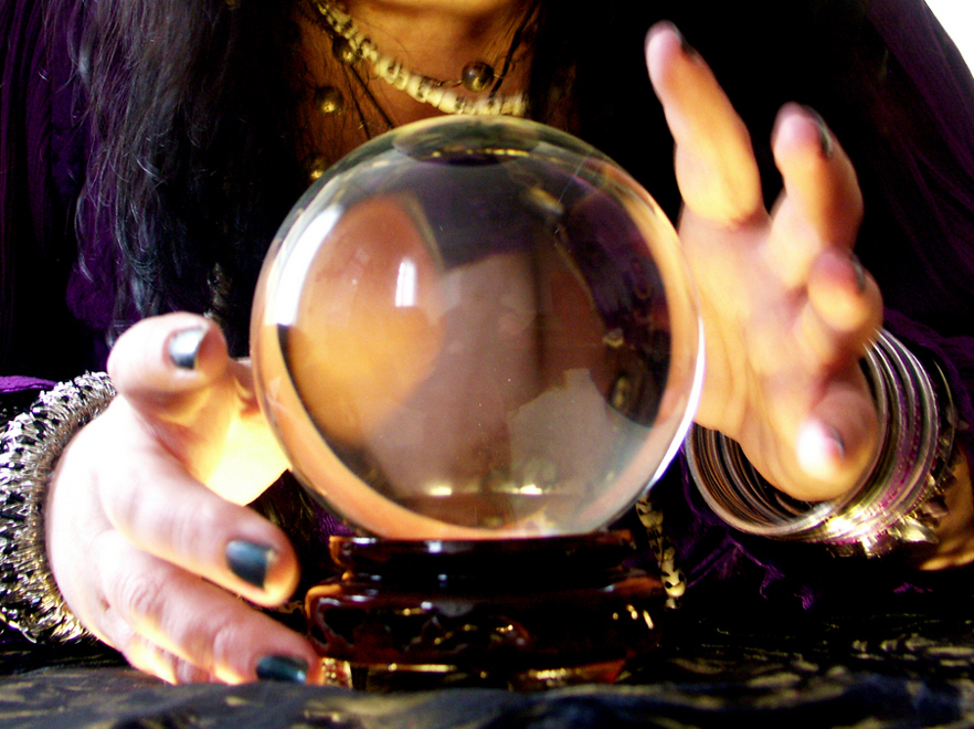 Залякування і вимагання півмільйона грн: на Закарпатті шахрайку засуджено до 8 років ув`язнення