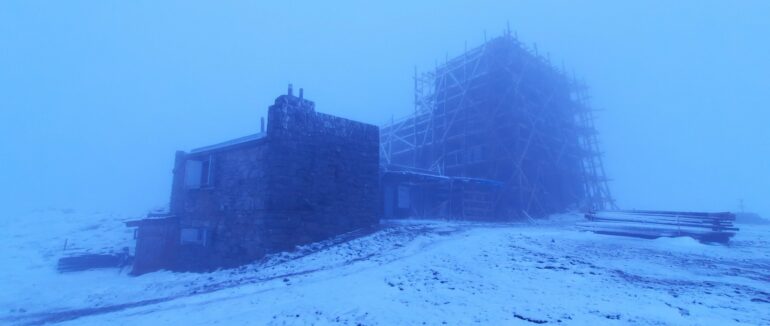 Нульова температура: на Рахівщині цієї ночі випав сніг