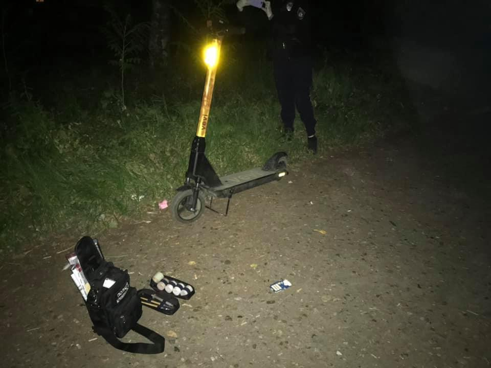 Настирливі крадії: в Ужгороді знову вкрали електросамокат