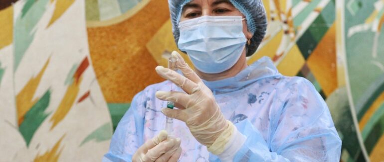 За два дні в Ужгороді зробили понад 700 щеплень