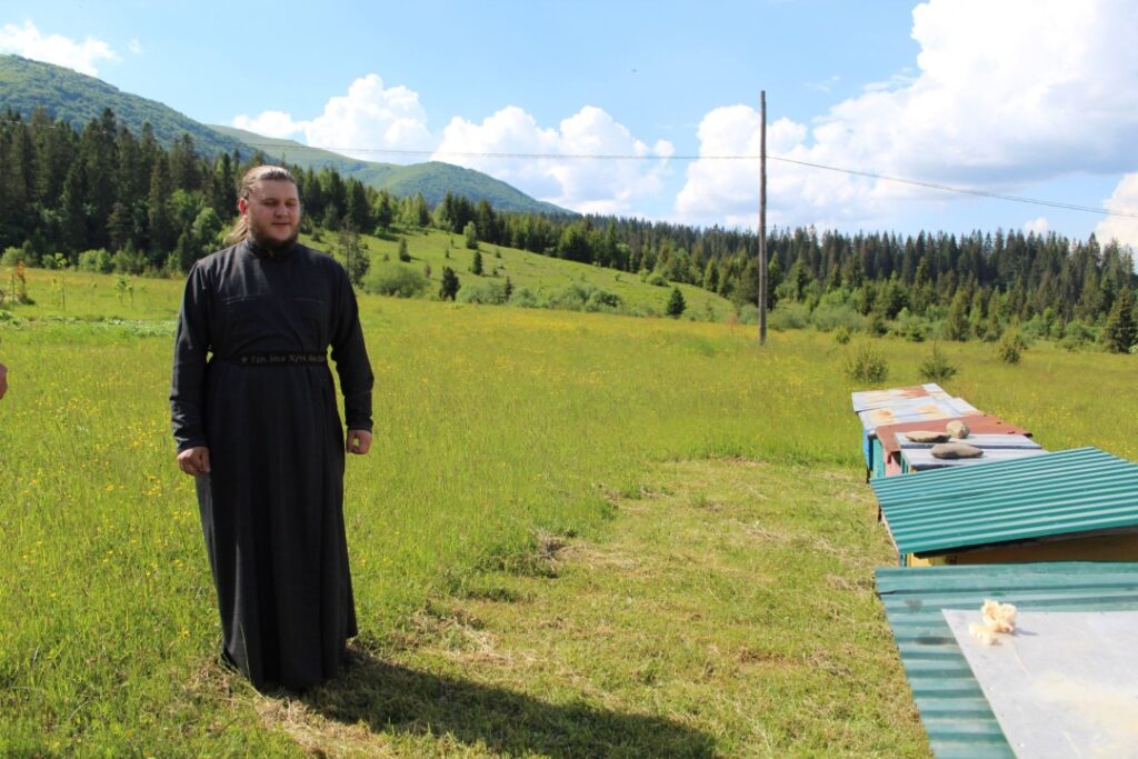 Закарпаття, школа життєпису, натхнення, Річка, художник, Укрінформ, Володимир Микита