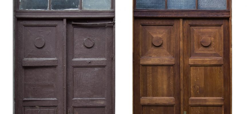 Історичний багатоквартирний будинок: в Ужгороді з’явилися ще одні відреставровані двері