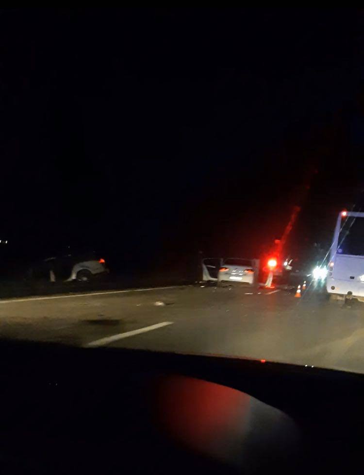 Нічна аварія на Мукачівщині: один з легковиків опинився у кюветі