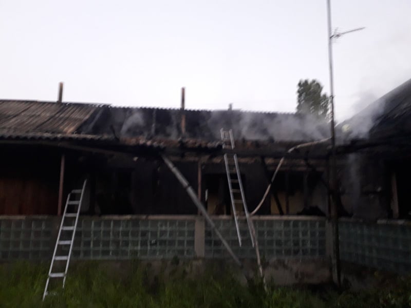 Пожежа на Виноградівщині: вогнеборці врятували житловий будинок з прибудовою від пожежі