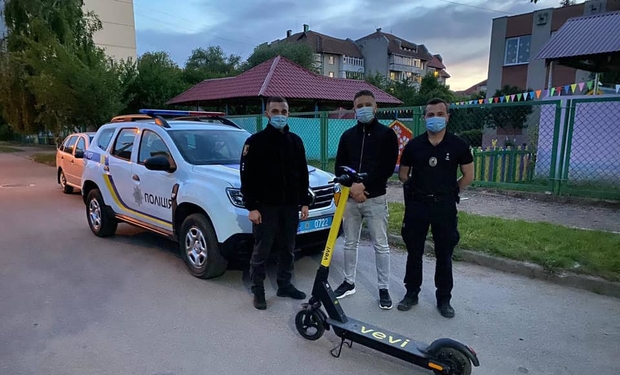 Крадіжки електросамокатів в Ужгороді: в перші дні запуску прокату було викрадено 6 штук