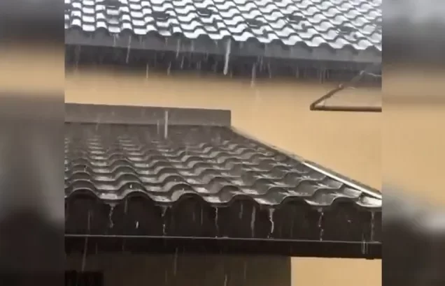 Потужна злива з градом: негода натрапила на Іршавщину