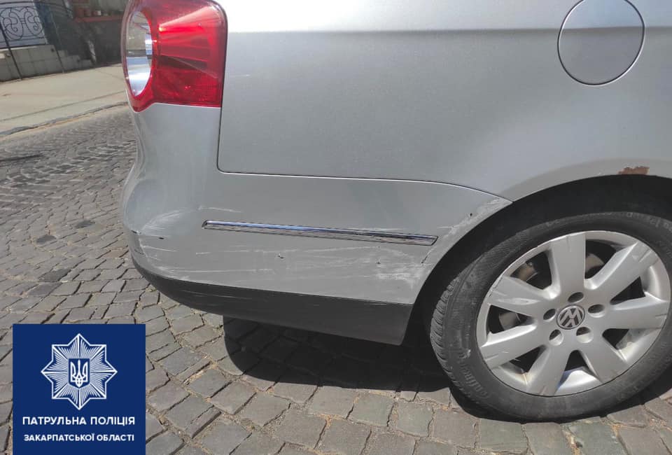 В Мукачеві розшукують водія, який скоїв ДТП та втік з місця події