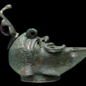 Цікава знахідка в Єрусалимі: археологи знайшли у фундаменті будівлі артефакт, якому майже 2 тисячі років