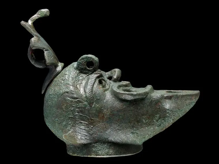 Цікава знахідка в Єрусалимі: археологи знайшли у фундаменті будівлі артефакт, якому майже 2 тисячі років