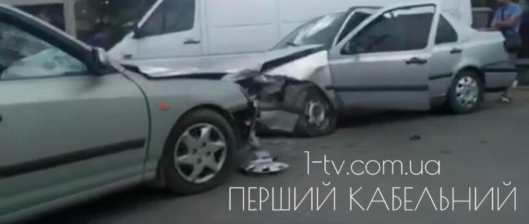 ДТП на Мукачівщині: не розминулись два легковики