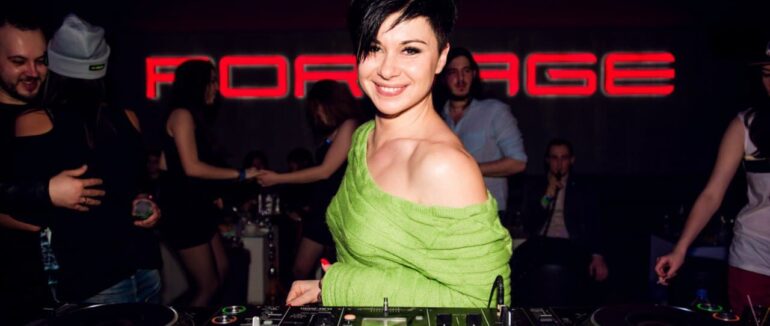 DJ Наташа Ростова на Закарпатті: “Захід ФМ+” чекає її до себе в гості