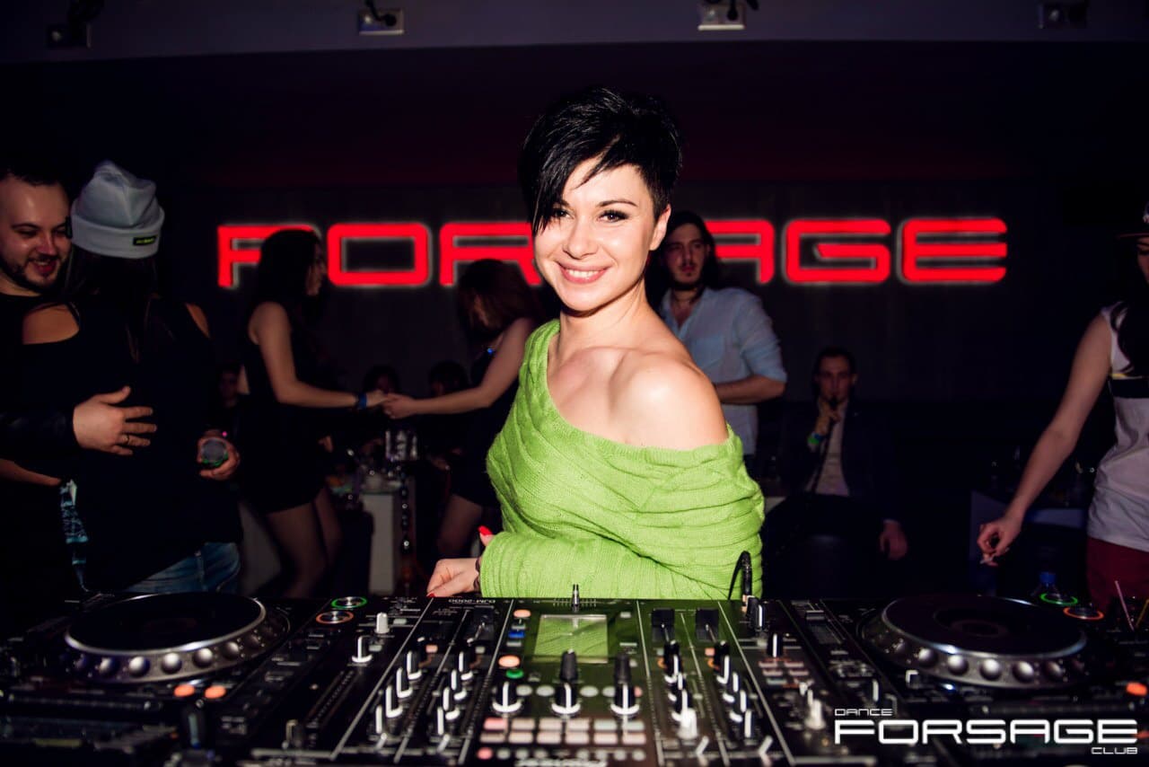 DJ Наташа Ростова на Закарпатті: "Захід ФМ+" чекає її до себе в гості