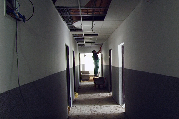 У Тячівці капітально ремонтують внутрішні приміщення школи