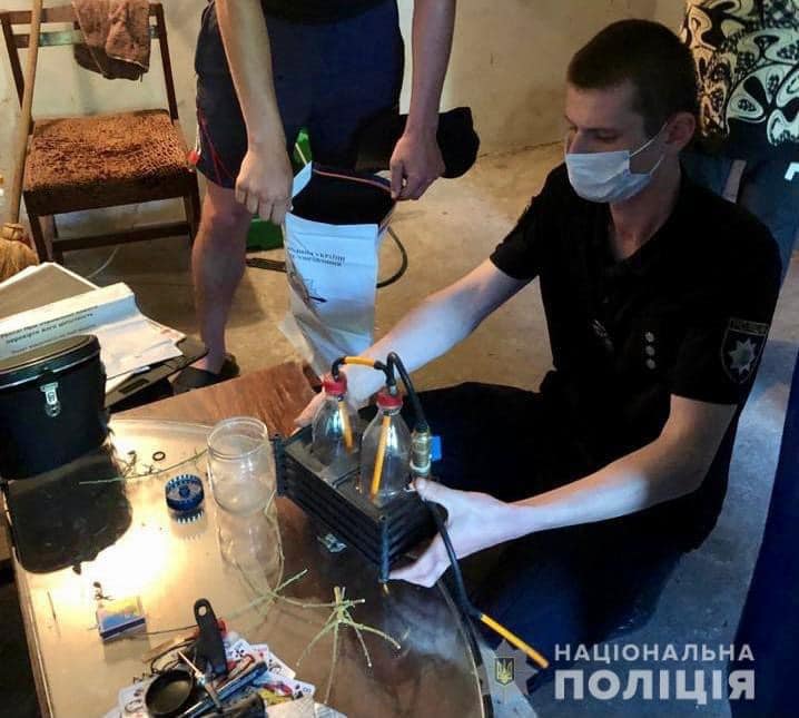 Міні-нарколабораторія на Берегівщині: поліцейські затримали 24-річного закарпатця