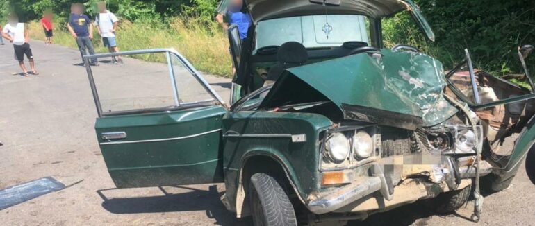 Подробиці ДТП на Берегівщині: чотирьох осіб госпіталізували до лікарні
