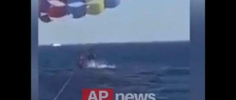 У Червоному морі акула вистрибнула з води і відкусила парашутисту п’яту (ВІДЕО)