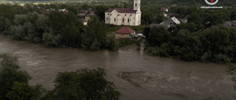 Річниця стихії: як і чому жителі Ясінянської громади досі страждають від наслідків червневого паводку (ФОТО; ВІДЕО)
