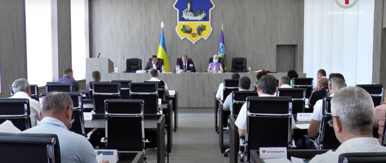 Продуктивна сесія: депутати як Ужгородщини вирішували проблеми району (ФОТО; ВІДЕО)