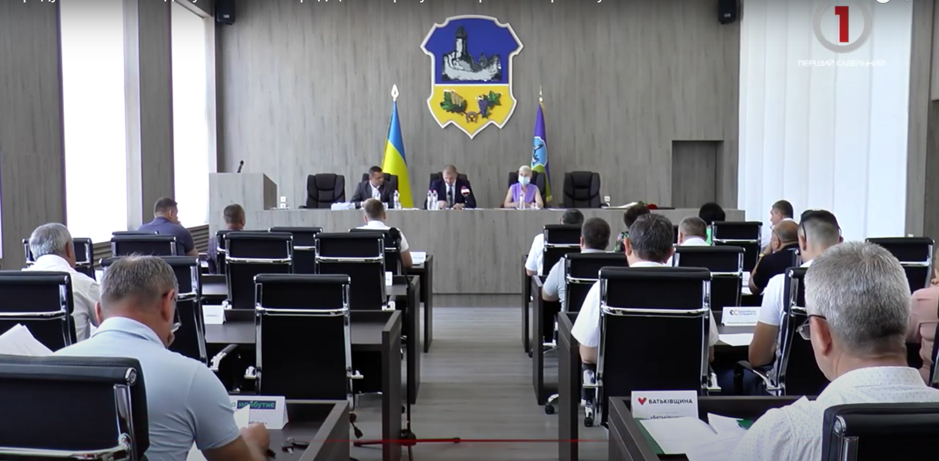 Продуктивна сесія: депутати як Ужгородщини вирішували проблеми району (ФОТО; ВІДЕО)