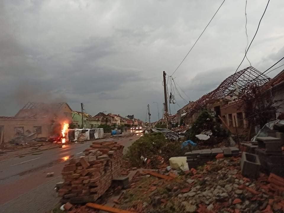Стихійне лихо у Чехії: торнадо зруйнував 4 села, 5 людей загинули і понад 200 постраждалих