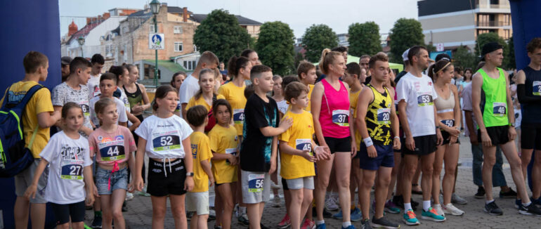 В Ужгороді відбувся масовий “Вечірній забіг”
