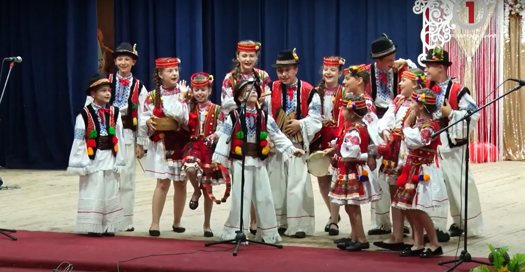 40-річчя створення гурту: зразковий фольклорний ансамбль "Кирниченька" відзначив ювілей  (ФОТО; ВІДЕО)