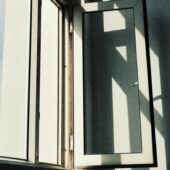 В Ужгороді жінка розбилася впавши з дев’ятиповерхівки