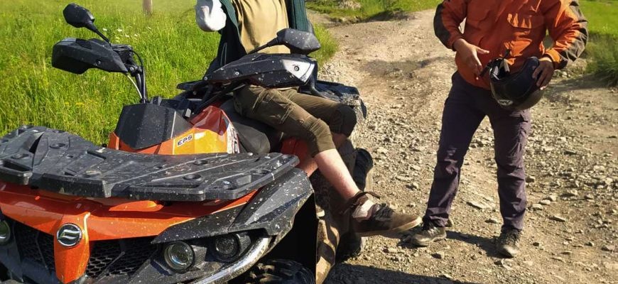 На Закарпатті львівського туриста вкусила змія