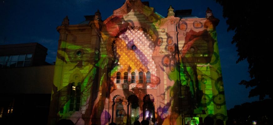 В Ужгороді відбувся масштабний 3D-mapping перформанс