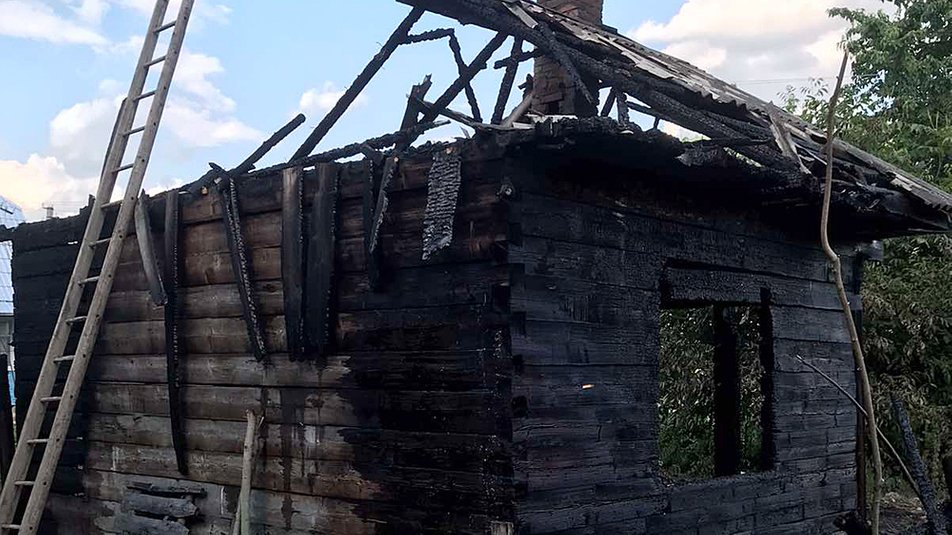 На Закарпатті трагічно помер чоловік в полоні вогню