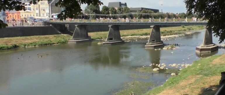 Відтепер купатися в річці Уж – заборонено