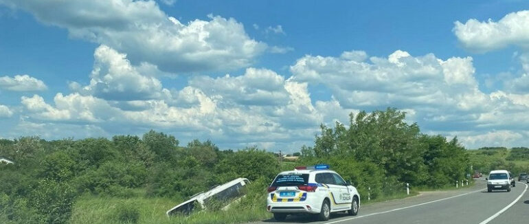 ДТП на Ужгородщині: пасажирський  автобус злетів у кювет